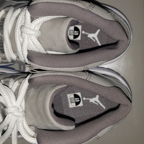 AIR JORDAN 11 RETRO (GS) 'Cool Grey' 2021 - Picture 9 of 16